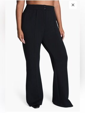 SPANX Air Essentials Flare Leg Pants size L
